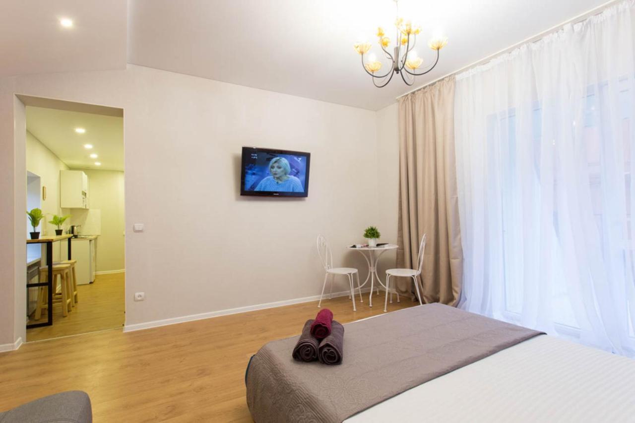 Studio Near Metro Yaroslava Mudroho, Universytet - Mykoly Khvylovoho Str 5-3 Carcóvia Exterior foto