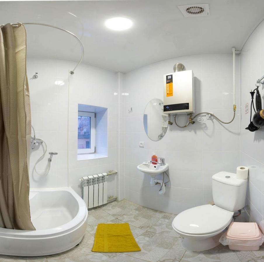 Studio Near Metro Yaroslava Mudroho, Universytet - Mykoly Khvylovoho Str 5-3 Carcóvia Exterior foto