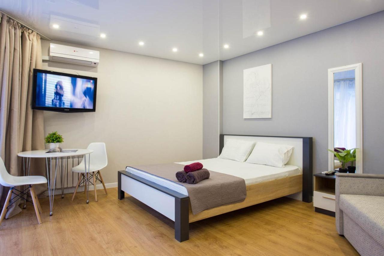 Studio Near Metro Yaroslava Mudroho, Universytet - Mykoly Khvylovoho Str 5-3 Carcóvia Exterior foto